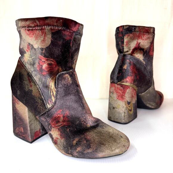 a new day Shoes - A NEW DAY Floral Velour Ankle Boot Size 9 Block Heel Whimsigoth Goth Witchy Fall